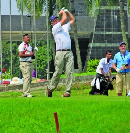 Many popular buyers, exporters and accessory/technology providers from the Bangladesh RMG sector came together for the first time ever in such a sportingcum-networking event. Many popular buyers, exporters and accessory/technology providers from the Bangladesh RMG sector came together for the first time ever in such a sportingcum-networking event.