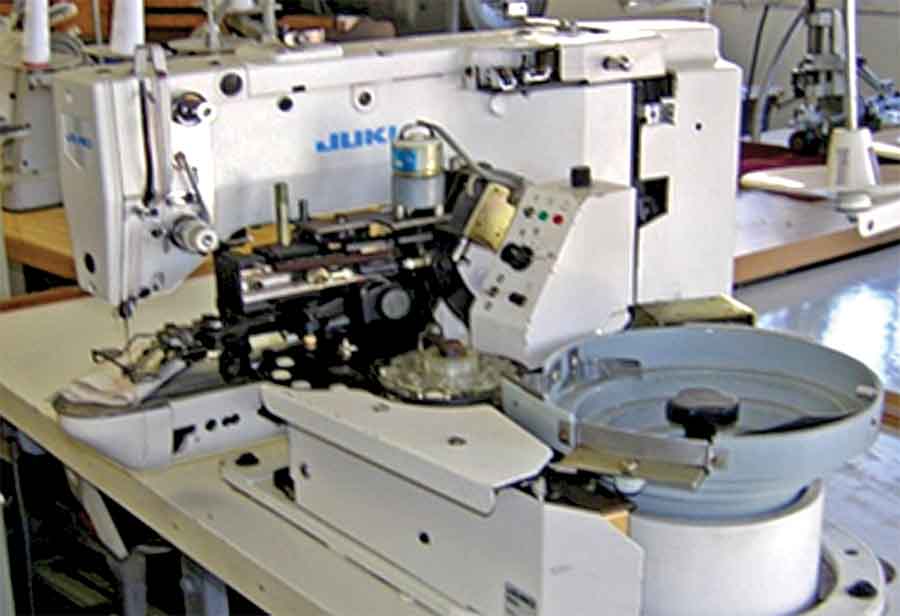 Scenario 2: Buttoning of shirts using a button feeder