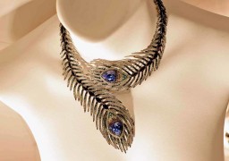 Spectacular winning piece made with SWAROVSKI ELEMENTS at Jewellery Design Awards copy copy