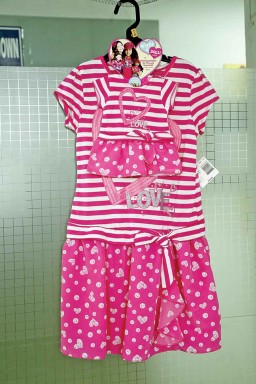 Floret manufactures woven and knitted dresses for girls and also mini duplicates of the same for dolls for their Brand ‘Dollie & Me’.