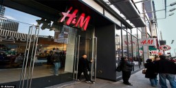 H&M hires top management