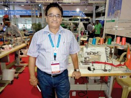 Anil Anand, MD, HCA showcasing the company’s cost-effective automates