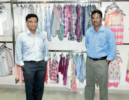 Naseer Humayun, MD with Ravikumar, CEO, Indian Designs