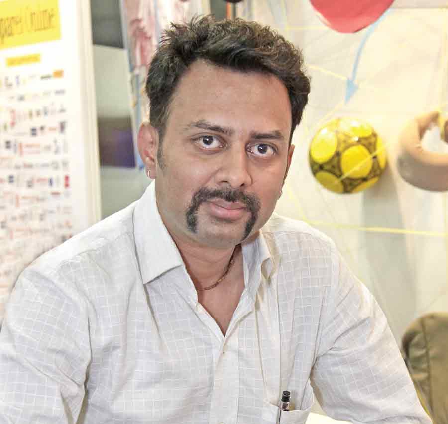Parijat Devarshy, Owner, Devarshy Arts International " Working with the most advanced technology to conceptualize and produce digital prints on textile bases, we constantly work on creating and serving new, different and contemporary pieces for our clients in the US, EU and Australia. "