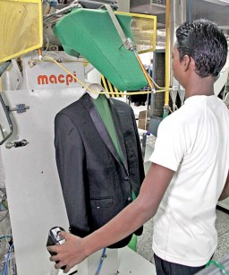 For final pressing of collar, the company utilizes the MACPI 560 electro-pneumatic pressing machine with a movable head fitted on arm