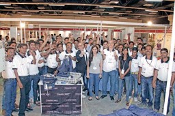 Team Vibemac which made the whole effort possible with Enrico Guerreschi, Global Sales Director, Vibemac and Viraf Turel, MD, EH Turel & Company