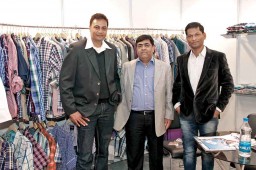 Amit Tanted (L) and Ajay Jain (R), Directors of Vasu Clothing with Harish Wadhwani (GM, Merchandising), Avenue LLC, UAE Amit Tanted (L) and Ajay Jain (R), Directors of Vasu Clothing with Harish Wadhwani (GM, Merchandising), Avenue LLC, UAE