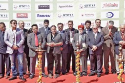 The group of participants and organizers inaugurating the fair