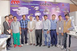 Anshuman Dash, Marketing Director, Loiva (3rd from left) with his team