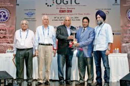 Honouring Dr. Darlie Koshy, Director General, IAM & ATDC, 2nd from right... Others who graced the occasion were (L-R) M K Mehra, Director, OGTC; R C Kesar, Director General, OGTC; Virender Uppal, Chairman, AEPC; and PMS Uppal, President, OGTC