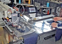 Vibemac's 2516V4DCT is a double needle lockstitch machine equipped with the Mitsubishi PLK-G head with shuttle hook and thread trimmer