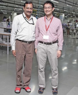 (L-R) Lalit Mahajan, VP, Vardhman Nisshinbo Garments with Motohiro Kan, Overseas Shirt Sales Department, Nisshinbo Textile