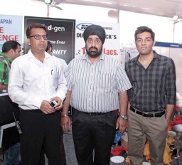 (L-R) Ashish and GP Singh of KP Exim with Dhaval Dadia of DCC, were very happy with the way Ludhiana is developing into a major printing market for DCC