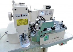 The patented ST-12 button feeder attachment would prove to be another crowd puller at the fair
