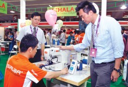 Ken Liu, Area Manager and James Chiu, Marketing Director, Siruba presenting the BT290 series