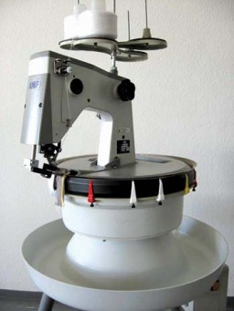 A classic linking machine