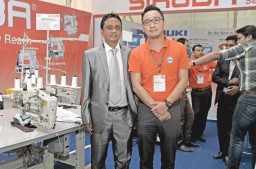 (L to R) Mizanur Rahman Chowdhury, Managing Director, Sew Reach with Andy Yueh, Regional Manager – Overseas Sales Department, Siruba