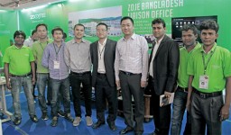 Douglas Zhu, MD, Zoje (4th from left); Chris You, MD, Zoje Bangladesh (5th from left); and Roben Wu, Overseas Sales Director, Zoje (6th from left) with their team