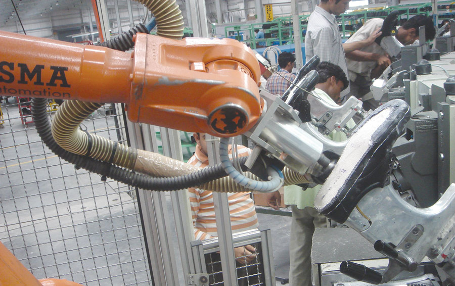 Robotic lasting with heat setting