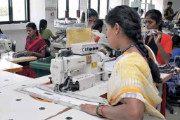 An operator does not require specialized training to use folders for operations