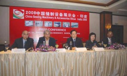 (L-R) Rajendra Hinduja, ED, Gokaldas Exports, Rahul Mehta, President, CMAI, Tian Minyu, President, CSMA, Ms. He Ye, Dy. Chairman, CSMA and AS Subramanian, Regional Hon.Secretary, CMAI