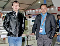 (L to R) Yang Nan, Chief Administrator, Dahao Controllers and Prateek, MD, Peayush Machineries