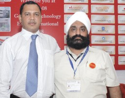 M.L. Jain of Mahaveer endorsing the stand taken by Navyug to fight piracy 