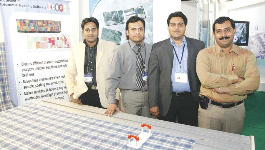 Puneet Mahajan, Vineet Goel, Gaurav Gupta with Gerber VP Sajith Kumar at IIGM Stall in the GTE-’09