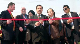 (L-R) Gunter Veit, Chairman, Veit Germany, Bob Vallender, Gerber Technology, Inderjit S Sahni, CMD, GTE, Dr HP Kumar, Chairman cum MD, NSIC, Xueqin Xu from the Chinese delegation and Sunder Belani, MD Ramsons at the Ribbon cutting ceremony