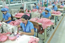 In value terms, the growth in lingerie exports to the US by Bangladesh was 10.51% in 2013, followed by 18% growth in 2014, while in the EU, the value growth was 55.90% in 2013 and 21.17% in 2014