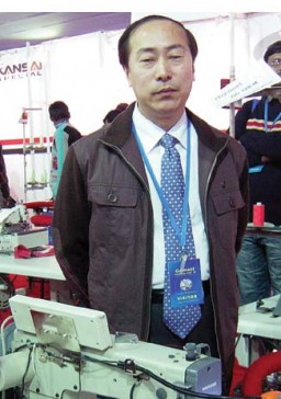 Xueqin Xu, Highlead displays a lockstitch sewing machine