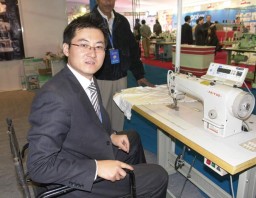 Yang Yuanzeng, Feiyue with the FY9101 micro lubrication computer controlled high speed lockstitch sewing machine