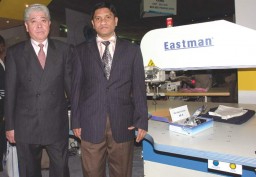 Akira Hirata and Syed Hafeez from Eastman show the new mini electric scissors - MC-8