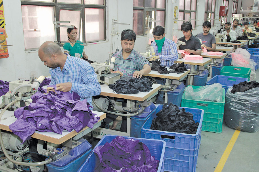 For its specific needs, the company has invested in sewing machines from the Italian company Rimoldi and Japanese pioneer Yamato, along with the bartack machines from Juki
