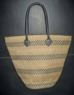 The company offers a good variety of handbags and accessories