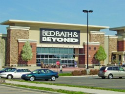 Bed Bath & Beyond Inc.'s net sales for fi scal 2014 were approximately US $ 11.881 billion, an increase of approximately 3.3% from net sales of approximately US $ 11.504 billion in fi scal 2013 