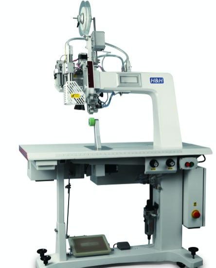 AI 001 – a hot air sealing machine for achieving a waterproof seam by tape-sealing the seam