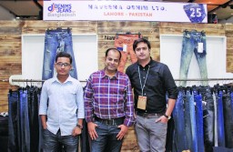 Luqman Bin Arif, HOD-Marketing, Naveena Denim (C) with his team