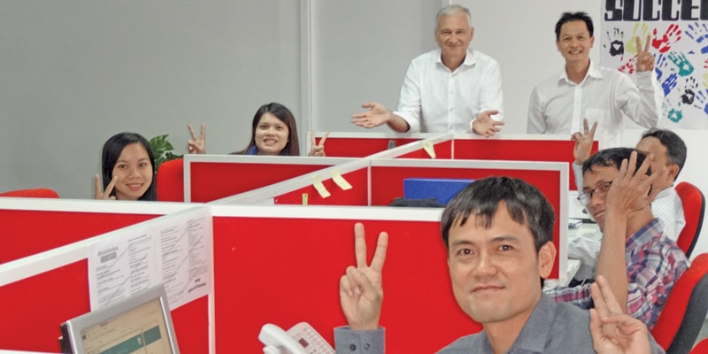 Yves Delhaye (top left), Director – ASEAN (Australia, South Korea, India) and Mathieu Do (top right), General Manager, Lectra with their team