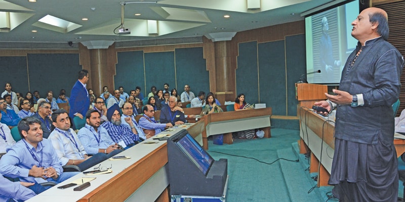 Ranjiv Kapur addressing the gathering of exporters at the ICAHT-2016