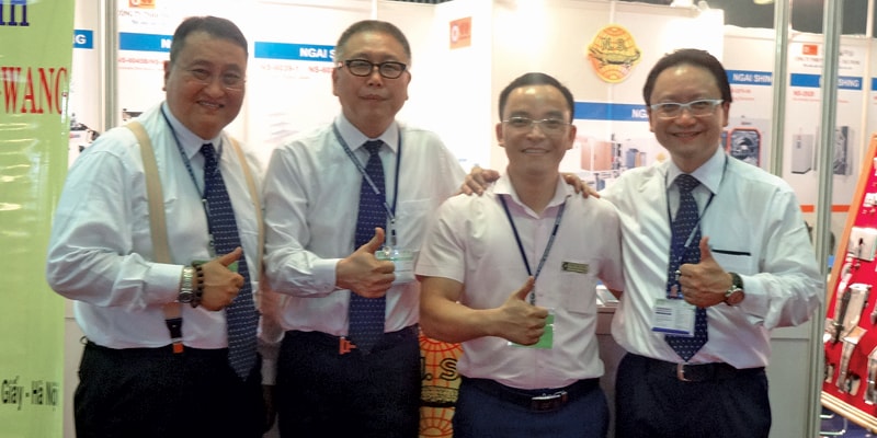 Cason KS Yu, Director and General Manager, Ngai Shing Development Ltd. (extreme right) with his Vietnam Team