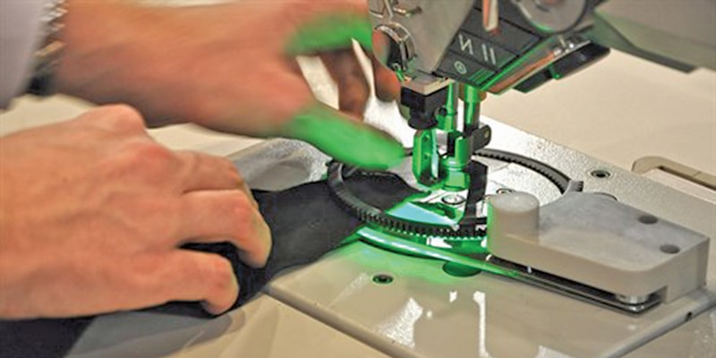 Vetron AutoSeam uses green colour flashlight