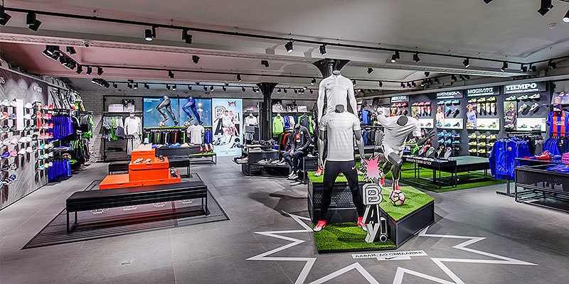 pictures of the biggest nike store